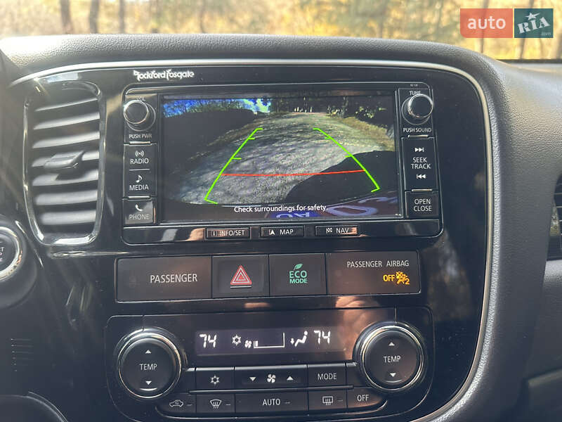 Внедорожник / Кроссовер Mitsubishi Outlander 2016 в Киеве