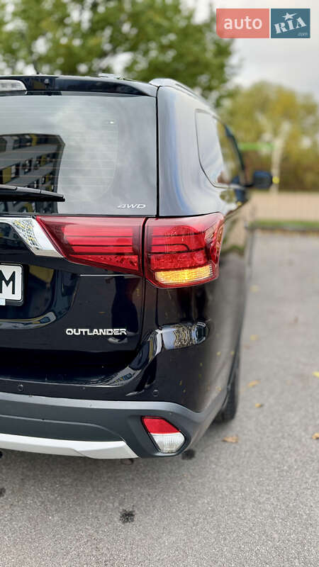 Внедорожник / Кроссовер Mitsubishi Outlander 2016 в Борисполе фото 8 Внедорожник / Кроссовер Mitsubishi Outlander 2016 в Борисполе