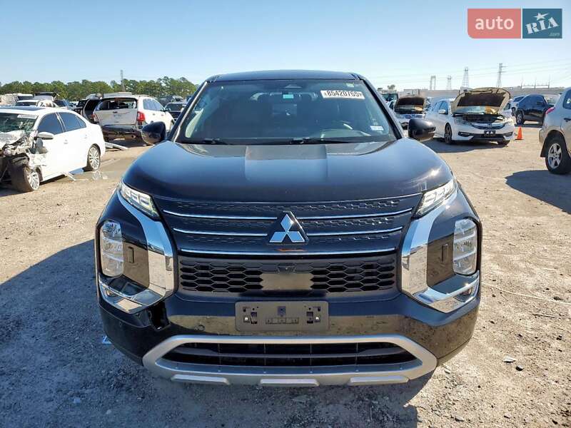 Внедорожник / Кроссовер Mitsubishi Outlander 2023 в Киеве
