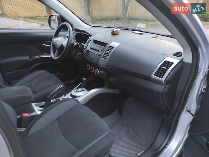 Внедорожник / Кроссовер Mitsubishi Outlander 2007 в Хмельницком