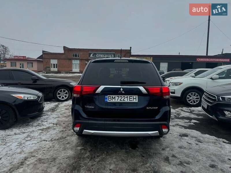 Внедорожник / Кроссовер Mitsubishi Outlander 2016 в Черкассах