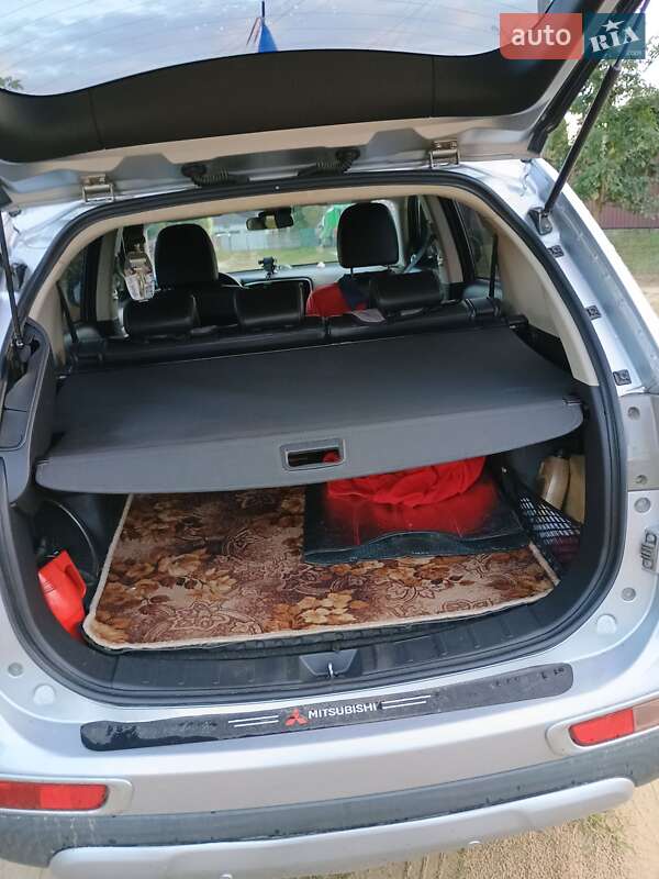 Позашляховик / Кросовер Mitsubishi Outlander 2014 в Новояворівську