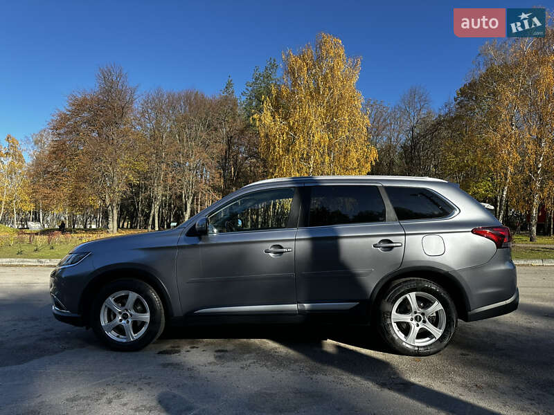 Внедорожник / Кроссовер Mitsubishi Outlander 2017 в Кропивницком фото 8 Внедорожник / Кроссовер Mitsubishi Outlander 2017 в Кропивницком