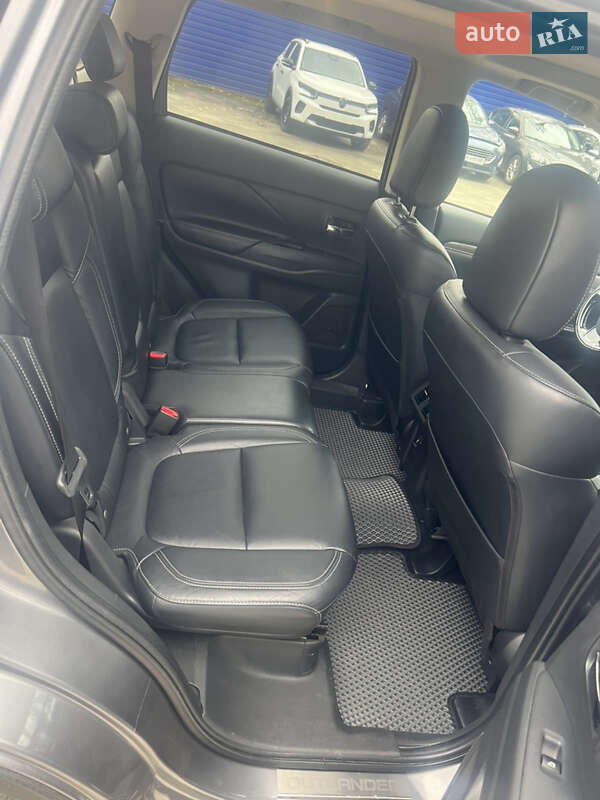 Позашляховик / Кросовер Mitsubishi Outlander 2021 в Києві фото 9 Позашляховик / Кросовер Mitsubishi Outlander 2021 в Києві