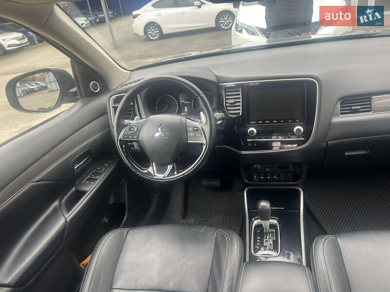 Позашляховик / Кросовер Mitsubishi Outlander 2021 в Києві фото 11 Позашляховик / Кросовер Mitsubishi Outlander 2021 в Києві