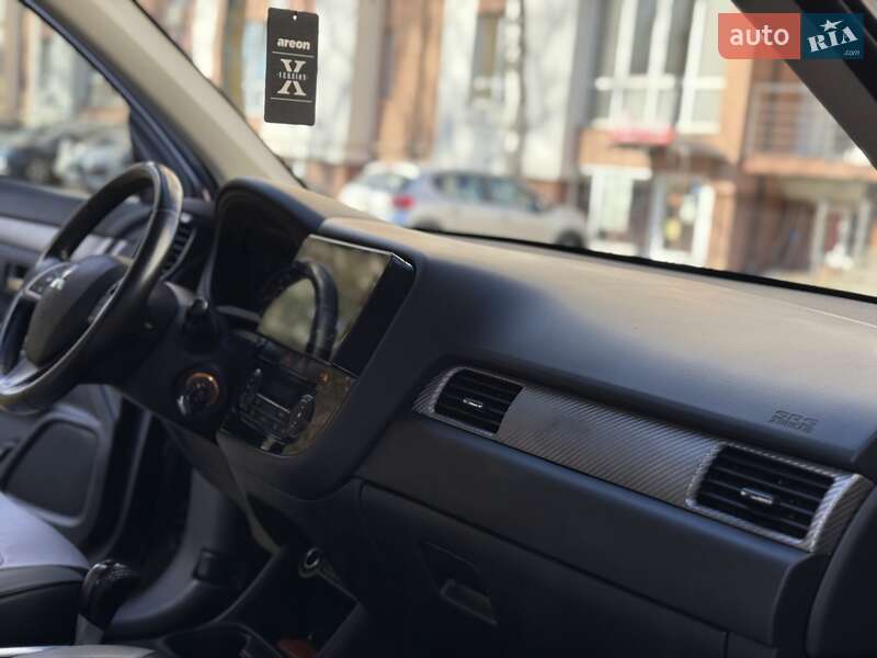 Внедорожник / Кроссовер Mitsubishi Outlander 2014 в Ивано-Франковске