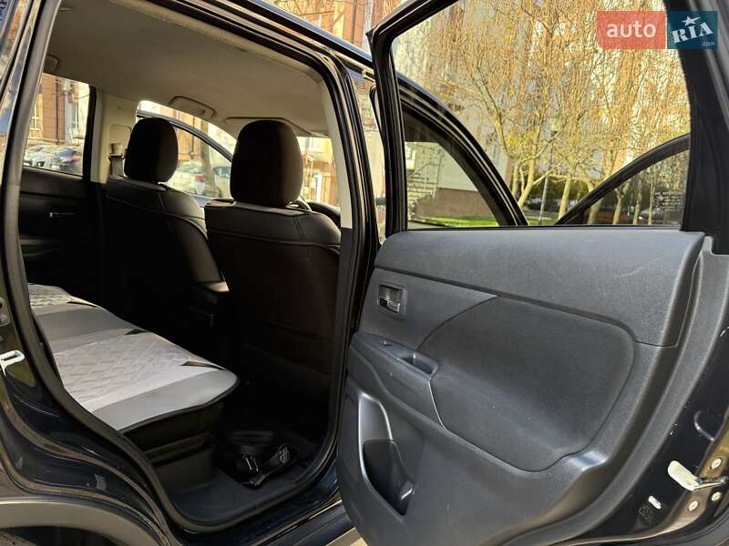 Внедорожник / Кроссовер Mitsubishi Outlander 2014 в Ивано-Франковске