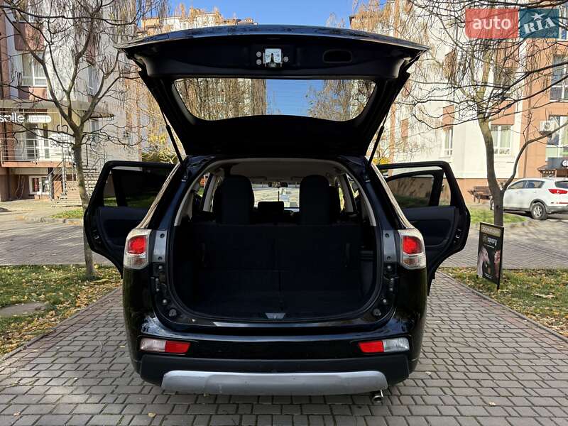 Внедорожник / Кроссовер Mitsubishi Outlander 2014 в Ивано-Франковске