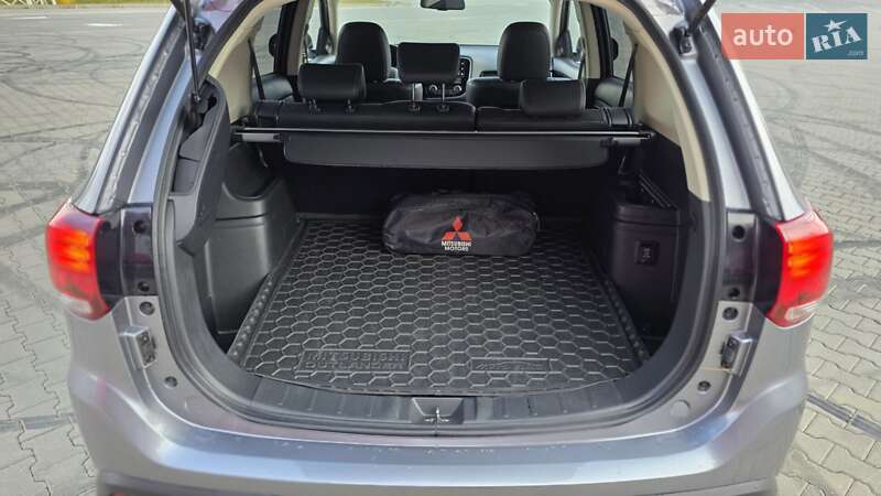 Позашляховик / Кросовер Mitsubishi Outlander 2019 в Києві фото 44 Позашляховик / Кросовер Mitsubishi Outlander 2019 в Києві