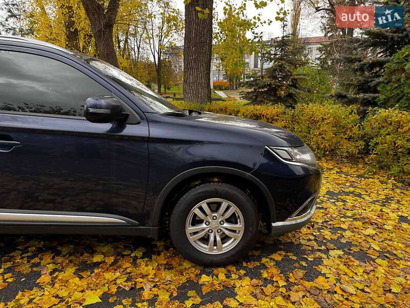 Внедорожник / Кроссовер Mitsubishi Outlander 2016 в Киеве фото 5 Внедорожник / Кроссовер Mitsubishi Outlander 2016 в Киеве