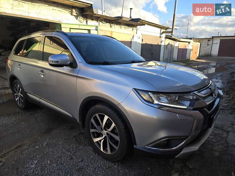 Внедорожник / Кроссовер Mitsubishi Outlander 2015 в Харькове фото Внедорожник / Кроссовер Mitsubishi Outlander 2015 в Харькове
