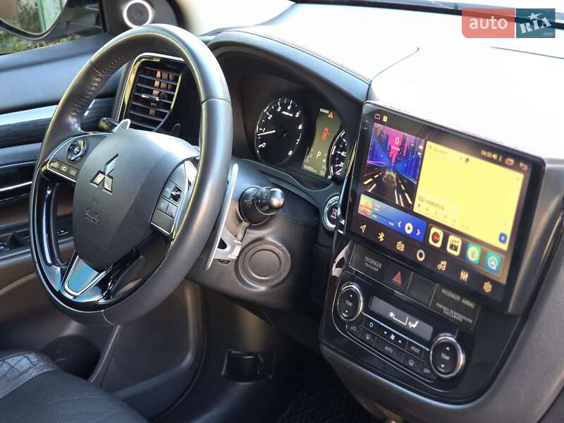 Внедорожник / Кроссовер Mitsubishi Outlander 2015 в Харькове фото 16 Внедорожник / Кроссовер Mitsubishi Outlander 2015 в Харькове