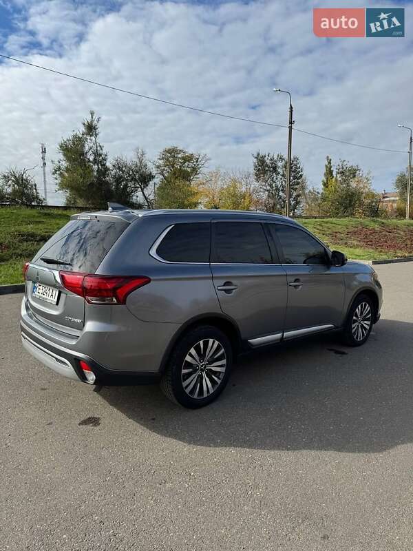 Позашляховик / Кросовер Mitsubishi Outlander 2019 в Кривому Розі фото 18 Позашляховик / Кросовер Mitsubishi Outlander 2019 в Кривому Розі