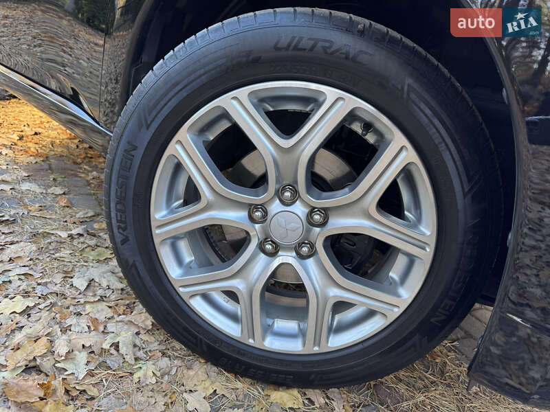 Внедорожник / Кроссовер Mitsubishi Outlander 2014 в Дрогобыче