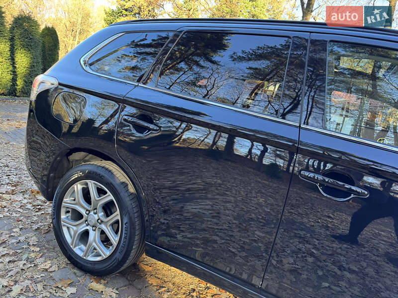 Внедорожник / Кроссовер Mitsubishi Outlander 2014 в Дрогобыче