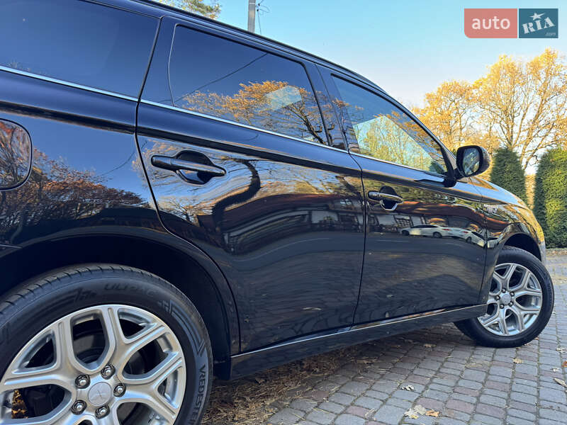 Внедорожник / Кроссовер Mitsubishi Outlander 2014 в Дрогобыче