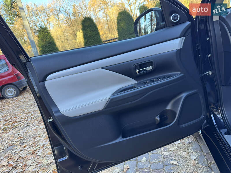 Внедорожник / Кроссовер Mitsubishi Outlander 2014 в Дрогобыче