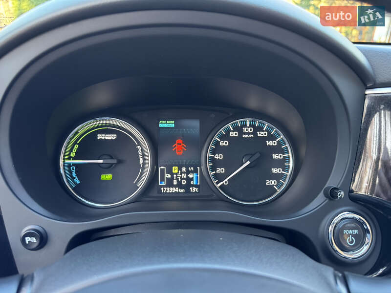 Внедорожник / Кроссовер Mitsubishi Outlander 2014 в Дрогобыче