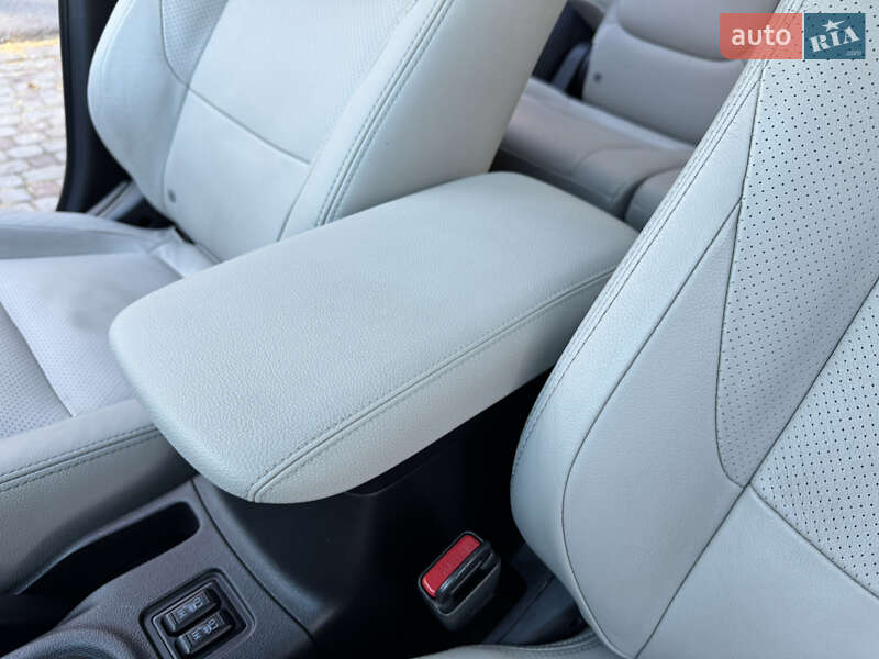 Внедорожник / Кроссовер Mitsubishi Outlander 2014 в Дрогобыче