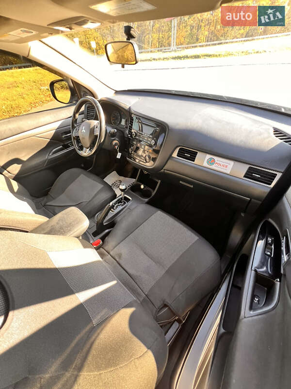 Внедорожник / Кроссовер Mitsubishi Outlander 2016 в Виннице фото 9 Внедорожник / Кроссовер Mitsubishi Outlander 2016 в Виннице