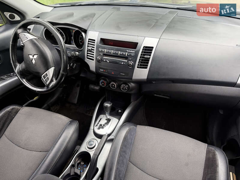 Позашляховик / Кросовер Mitsubishi Outlander 2009 в Чернівцях фото 14 Позашляховик / Кросовер Mitsubishi Outlander 2009 в Чернівцях