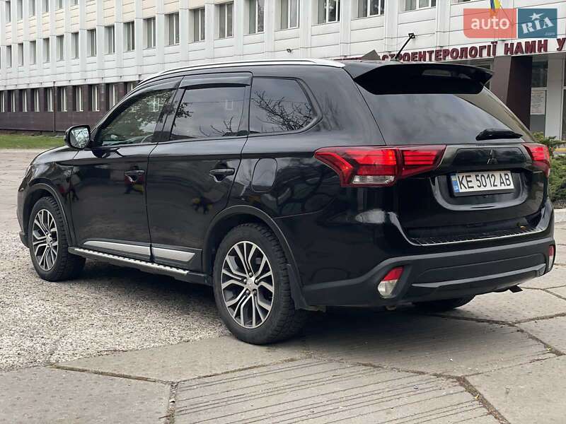 Внедорожник / Кроссовер Mitsubishi Outlander 2015 в Днепре фото 10 Внедорожник / Кроссовер Mitsubishi Outlander 2015 в Днепре
