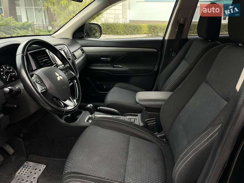 Внедорожник / Кроссовер Mitsubishi Outlander 2015 в Днепре фото 11 Внедорожник / Кроссовер Mitsubishi Outlander 2015 в Днепре