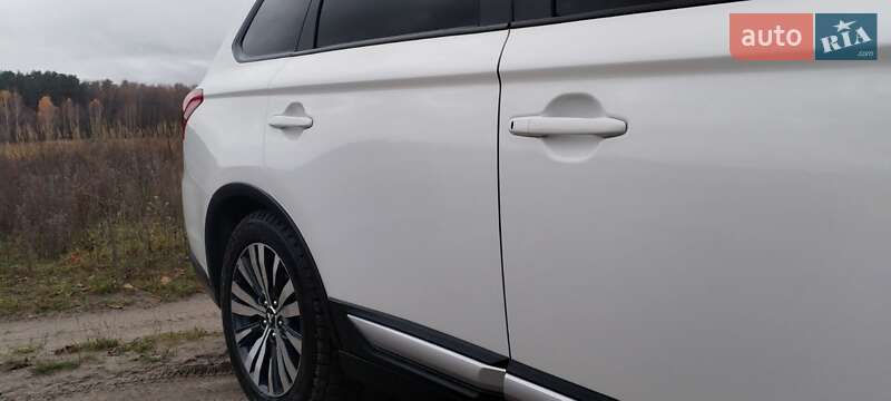 Внедорожник / Кроссовер Mitsubishi Outlander 2018 в Шостке фото 10 Внедорожник / Кроссовер Mitsubishi Outlander 2018 в Шостке