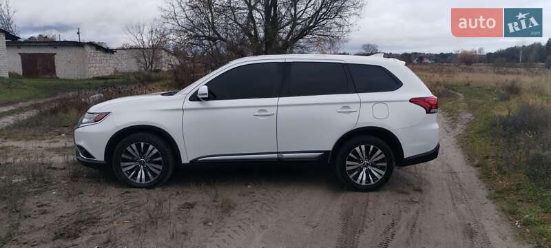 Внедорожник / Кроссовер Mitsubishi Outlander 2018 в Шостке фото 13 Внедорожник / Кроссовер Mitsubishi Outlander 2018 в Шостке