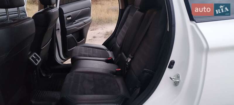 Внедорожник / Кроссовер Mitsubishi Outlander 2018 в Шостке фото 17 Внедорожник / Кроссовер Mitsubishi Outlander 2018 в Шостке