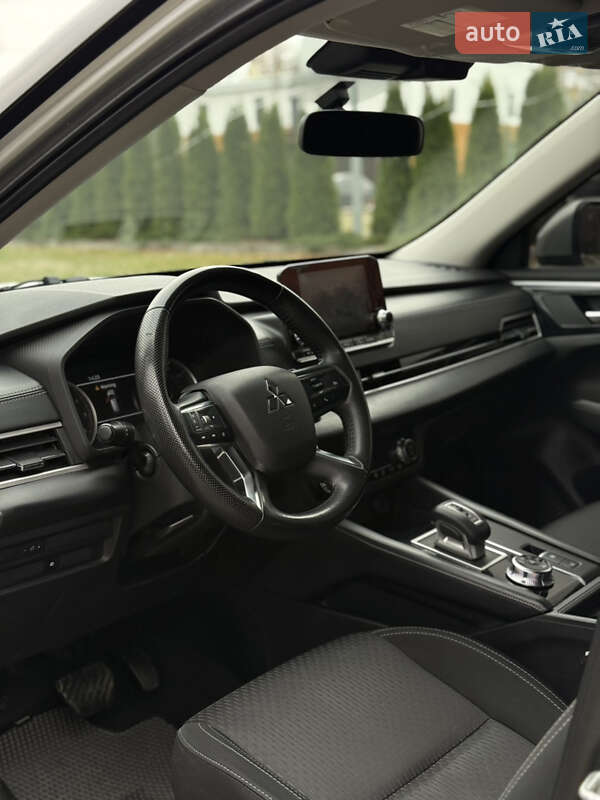 Внедорожник / Кроссовер Mitsubishi Outlander 2022 в Харькове