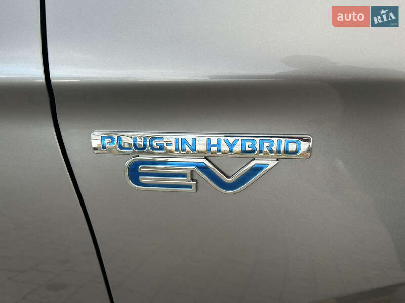 Внедорожник / Кроссовер Mitsubishi Outlander 2020 в Буске