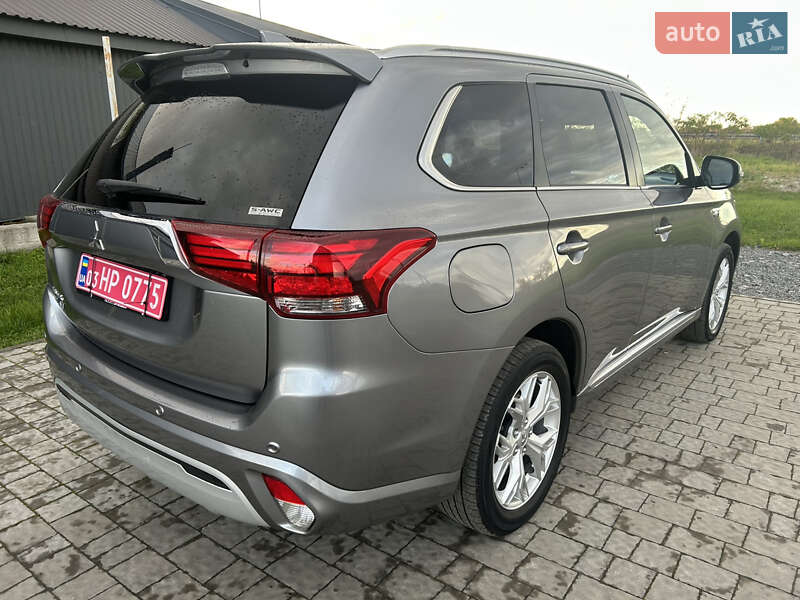 Внедорожник / Кроссовер Mitsubishi Outlander 2020 в Буске