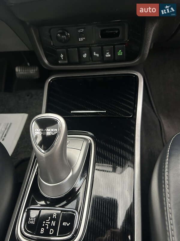 Внедорожник / Кроссовер Mitsubishi Outlander 2020 в Буске