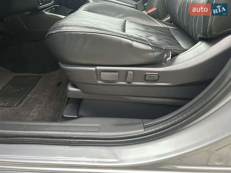 Внедорожник / Кроссовер Mitsubishi Outlander 2020 в Буске