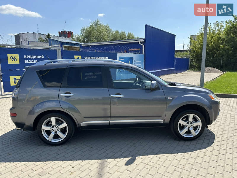 Внедорожник / Кроссовер Mitsubishi Outlander 2008 в Кременце