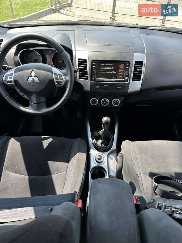 Внедорожник / Кроссовер Mitsubishi Outlander 2008 в Кременце
