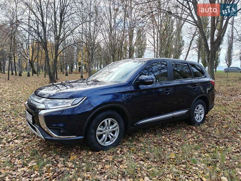 Позашляховик / Кросовер Mitsubishi Outlander 2021 в Сумах