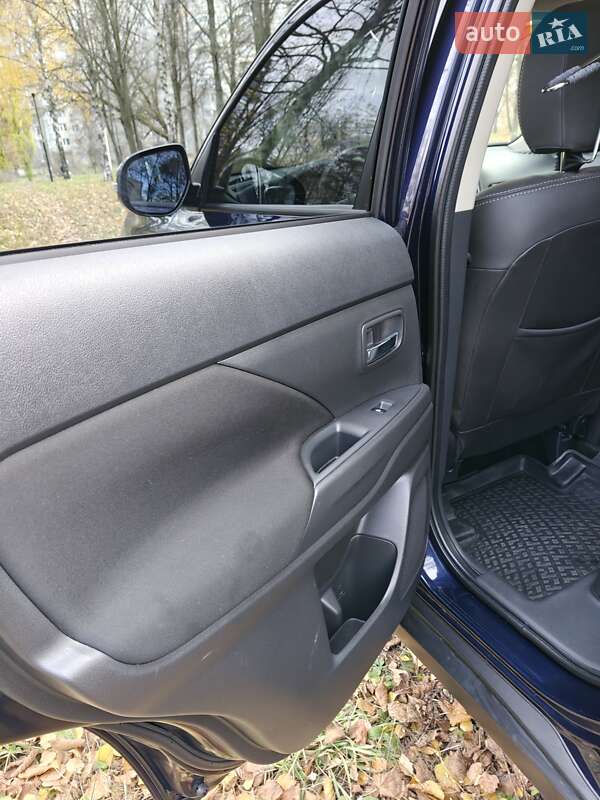 Позашляховик / Кросовер Mitsubishi Outlander 2021 в Сумах