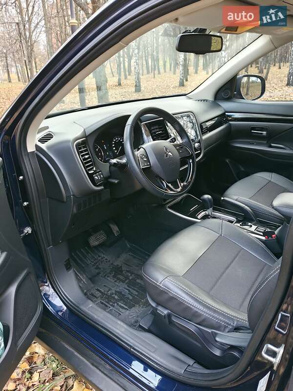 Позашляховик / Кросовер Mitsubishi Outlander 2021 в Сумах