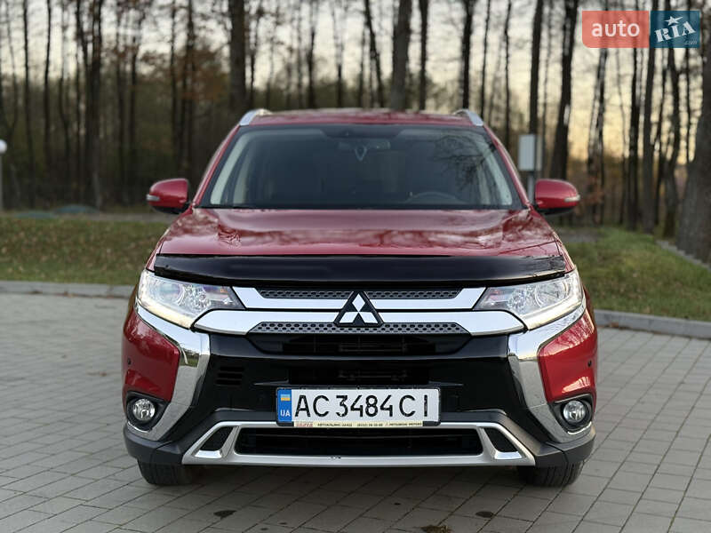 Внедорожник / Кроссовер Mitsubishi Outlander 2018 в Ковеле