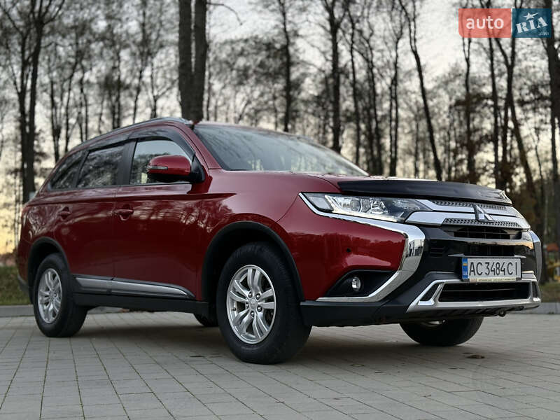 Внедорожник / Кроссовер Mitsubishi Outlander 2018 в Ковеле