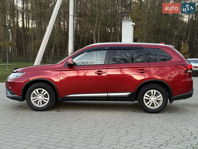 Внедорожник / Кроссовер Mitsubishi Outlander 2018 в Ковеле