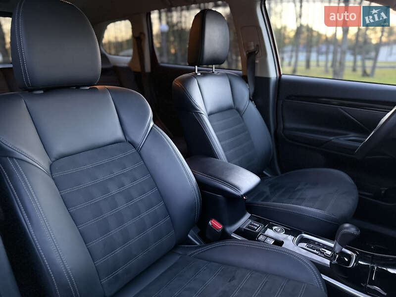 Внедорожник / Кроссовер Mitsubishi Outlander 2018 в Ковеле