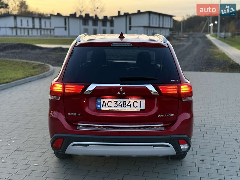 Внедорожник / Кроссовер Mitsubishi Outlander 2018 в Ковеле