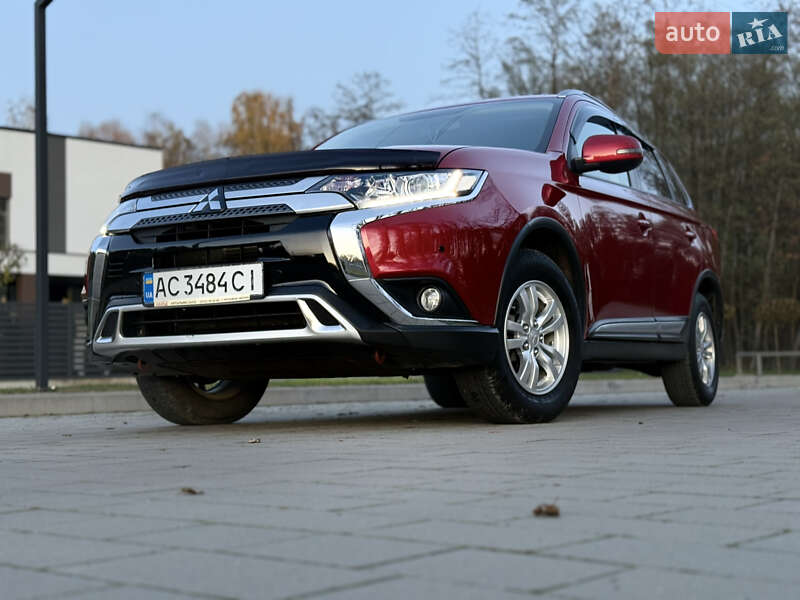 Внедорожник / Кроссовер Mitsubishi Outlander 2018 в Ковеле