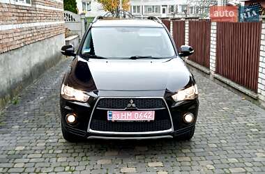 Позашляховик / Кросовер Mitsubishi Outlander 2010 в Зорі