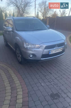 Позашляховик / Кросовер Mitsubishi Outlander 2010 в Мостиській