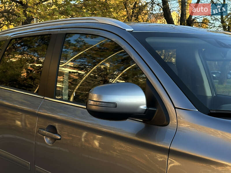 Внедорожник / Кроссовер Mitsubishi Outlander 2017 в Николаеве