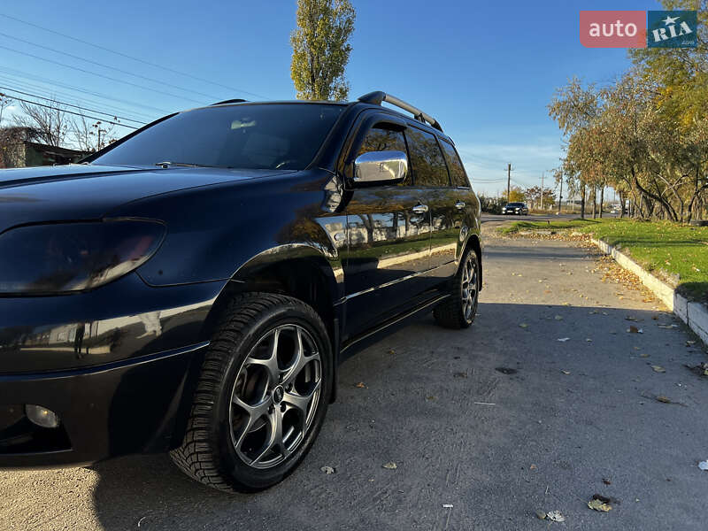 Позашляховик / Кросовер Mitsubishi Outlander 2003 в Одесі